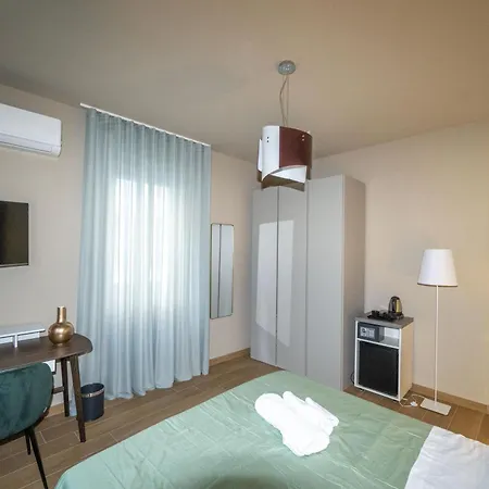 Gardenia 11 Bed & Breakfast *
